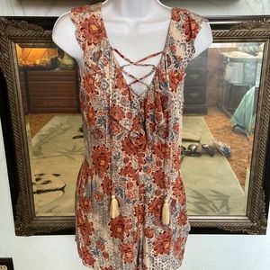 Size Medium, runs small ! Adorable